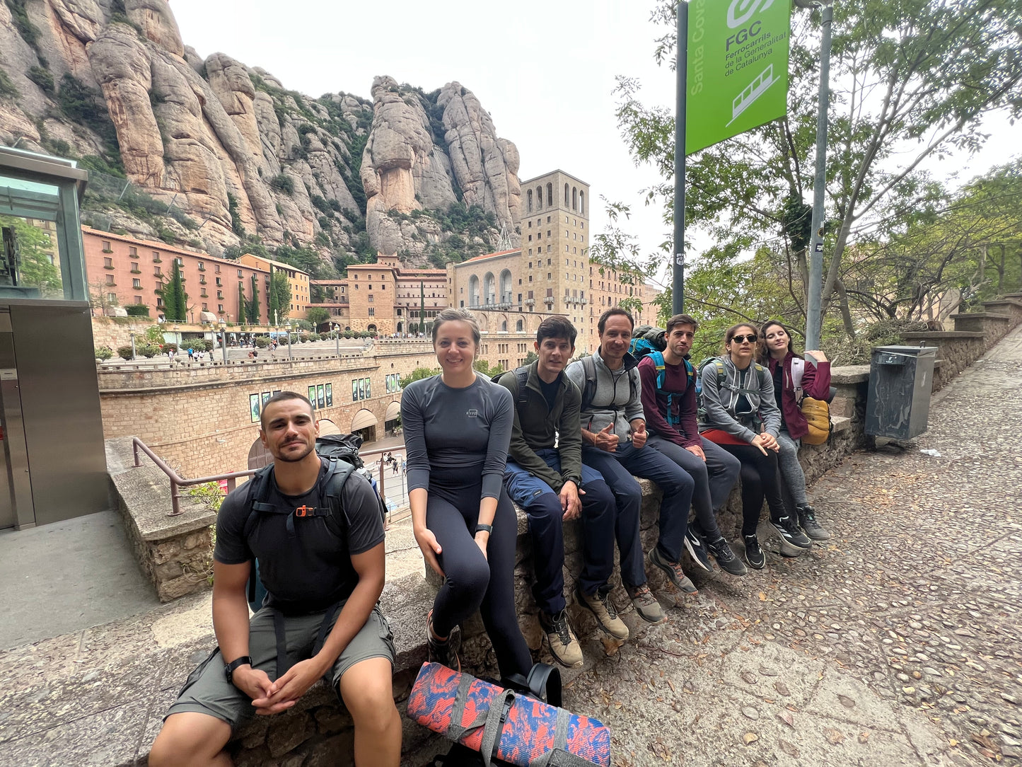 👣 45-65 años 🚅EN TREN 👑 Imponente Montserrat - Sant Jeroni 🤩 Intermedio 14km 💪🏽 ➸ 🗓️ Sábado, 28.06.25