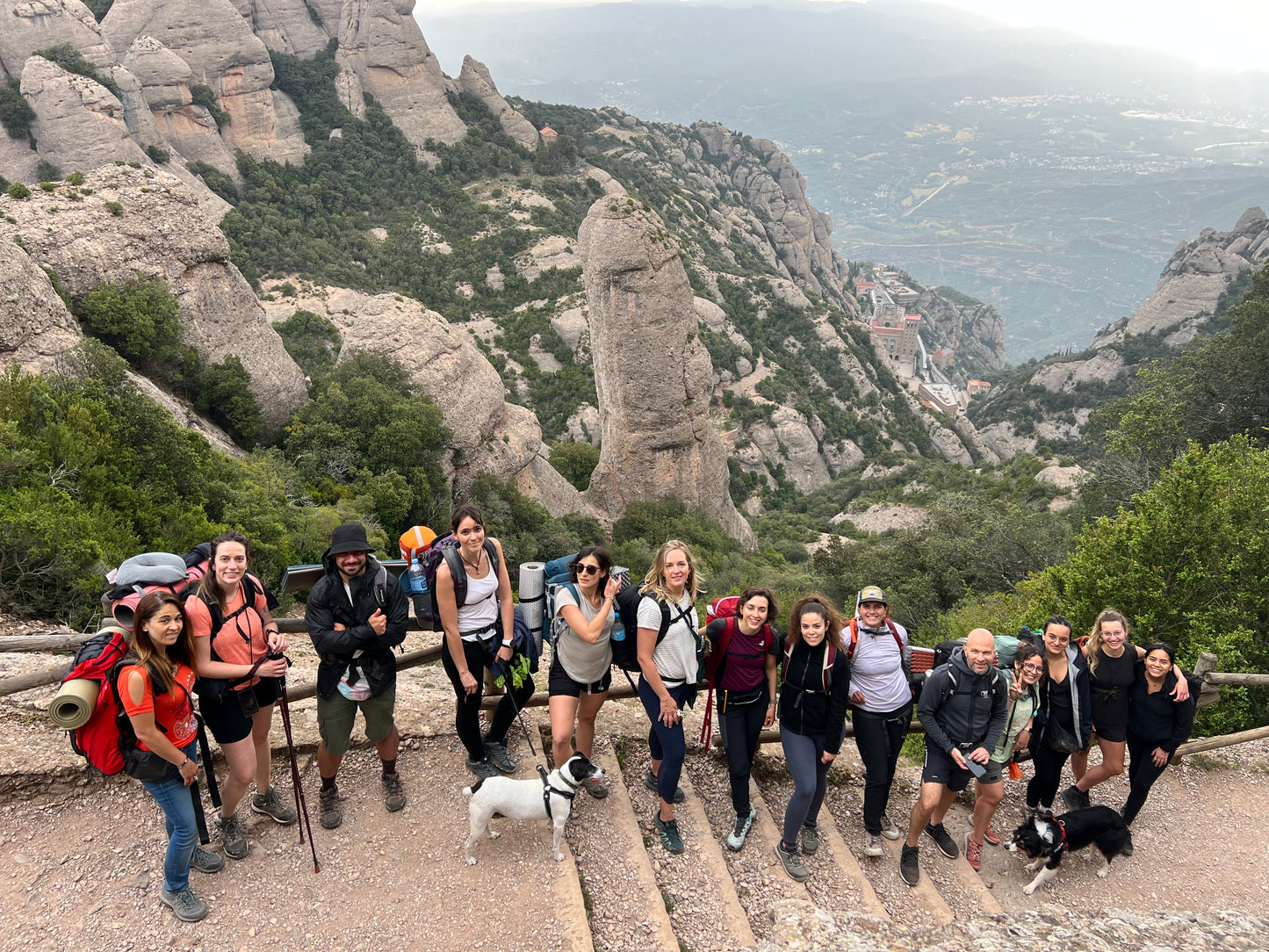 👣 45-65 años 🚅EN TREN 👑 Imponente Montserrat - Sant Jeroni 🤩 Intermedio 14km 💪🏽 ➸ 🗓️ Sábado, 28.06.25