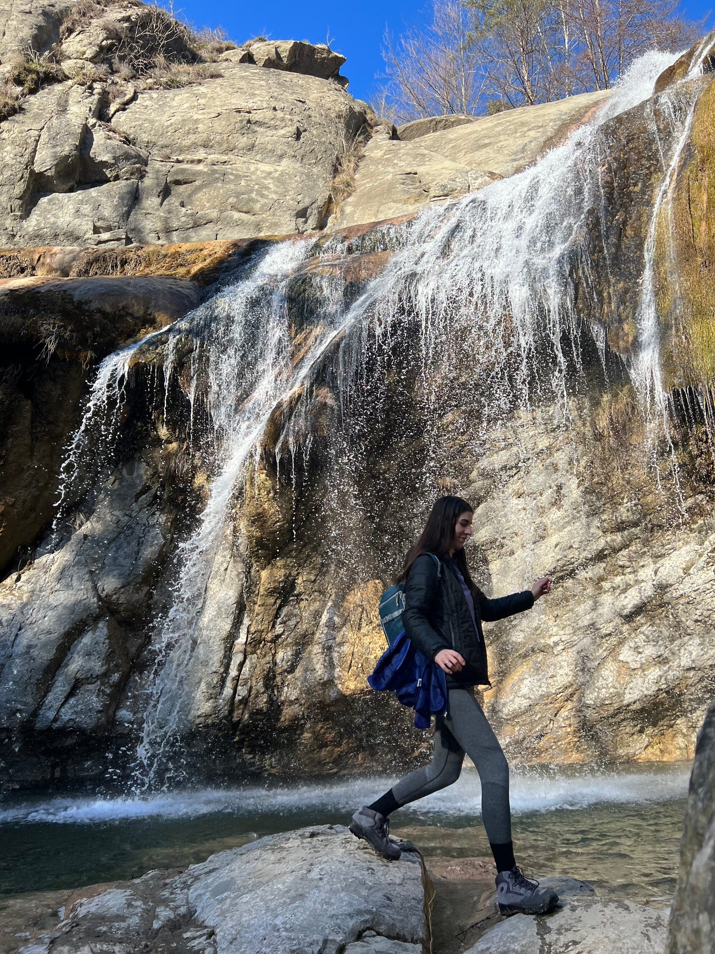 🔒COMPLETO 😍 Espléndido Vidrà, Cascada Molí y vista Pirineos 🦅 Intermedio 💪🏾 ➸ 📅 Sábado, 11.01.25