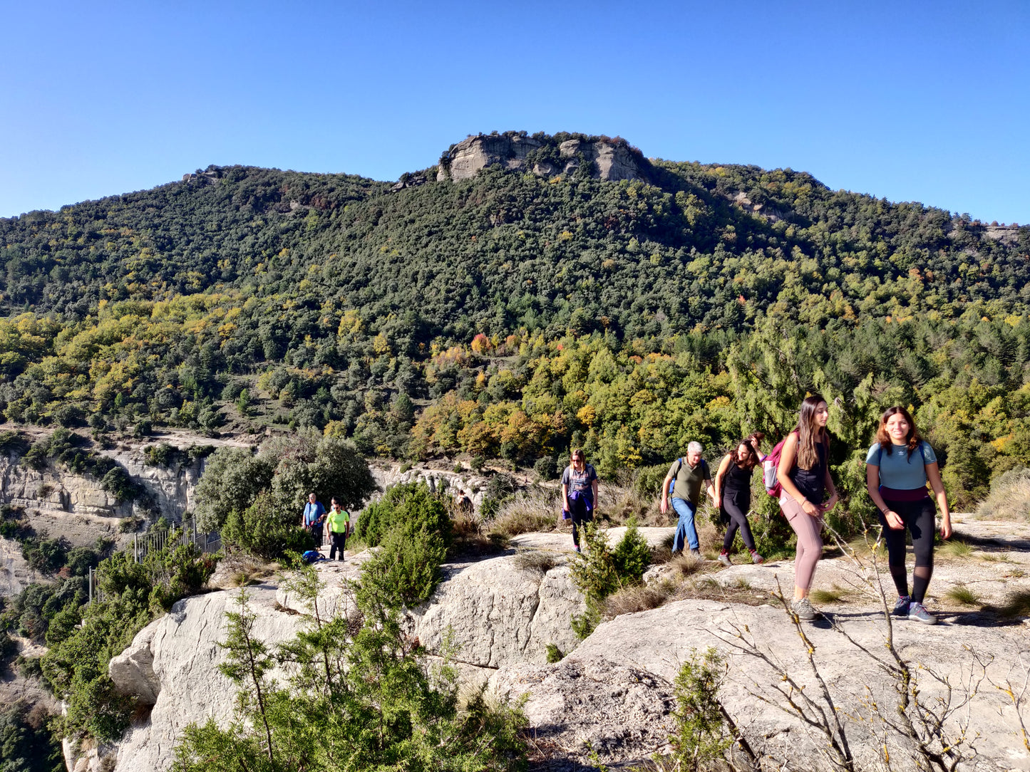 🔒COMPLETO 🏰 Rupit medieval y cascada de 100 metros! 🌊 Intermedio 12km 💪 ➸ 📅11.11.23 💰39€