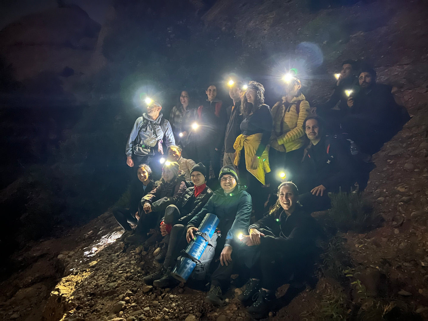 🔒COMPLETO 🌄 Ruta, atardecer y vivac en la montaña 🌜😴 Intermedio 11km 💪 ➸ 📅 Sábado 08.06.24 - Domingo 09.06.24 💰29€