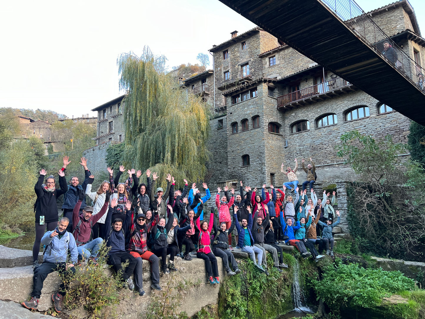 🚌 EN BUS 🏰 Increíble Rupit medieval y cascada de 100 metros! 🌊 Intermedio 12km 💪 ➸ 🗓️ Sábado, 31.05.25