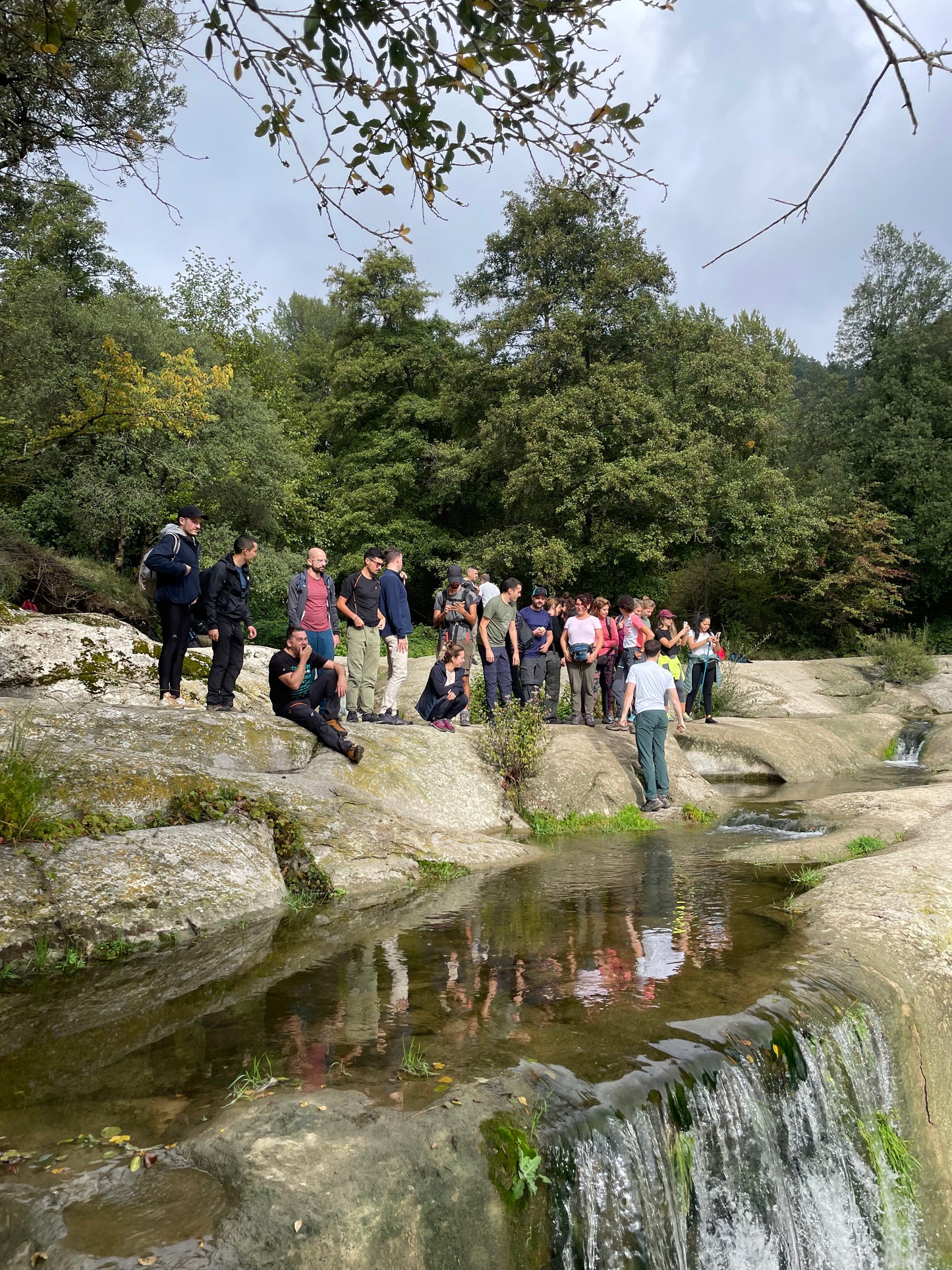🔒COMPLETO 🏰 Rupit medieval y cascada de 100 metros! 🌊 Intermedio 12km 💪 ➸ 📅11.11.23 💰39€
