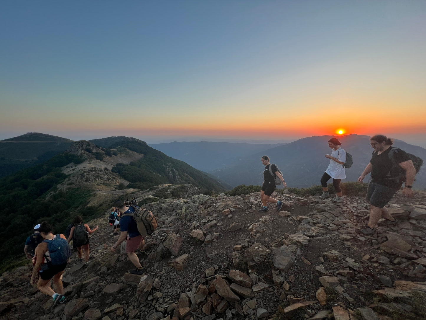 🔒COMPLETO ⭐️ Ruta nocturna y las mágicas Perseidas 🧚🏻🔮 Intermedio 10km 💪 ➸ 📅 Sábado, 10.08.24 💰39€