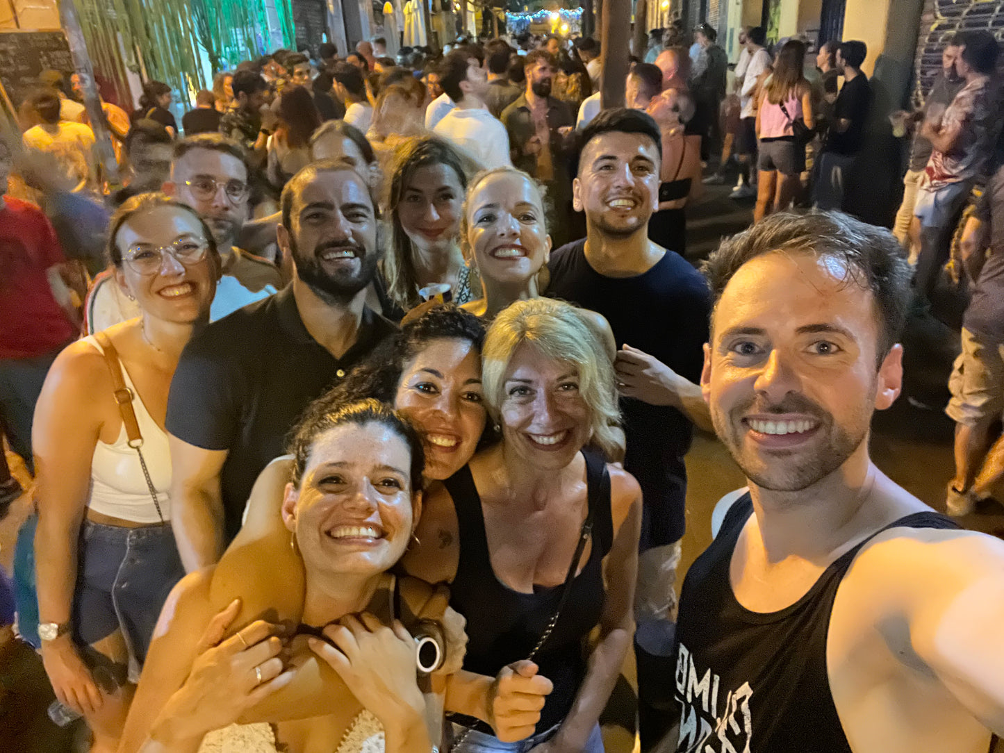 🔒COMPLETO 🏰 🛶 Besalú, kayak en Banyoles + Fiestas de Gràcia 🎉 Intermedio 10km💪 ➸ 📅 Sábado, 17.08.24 💰39€