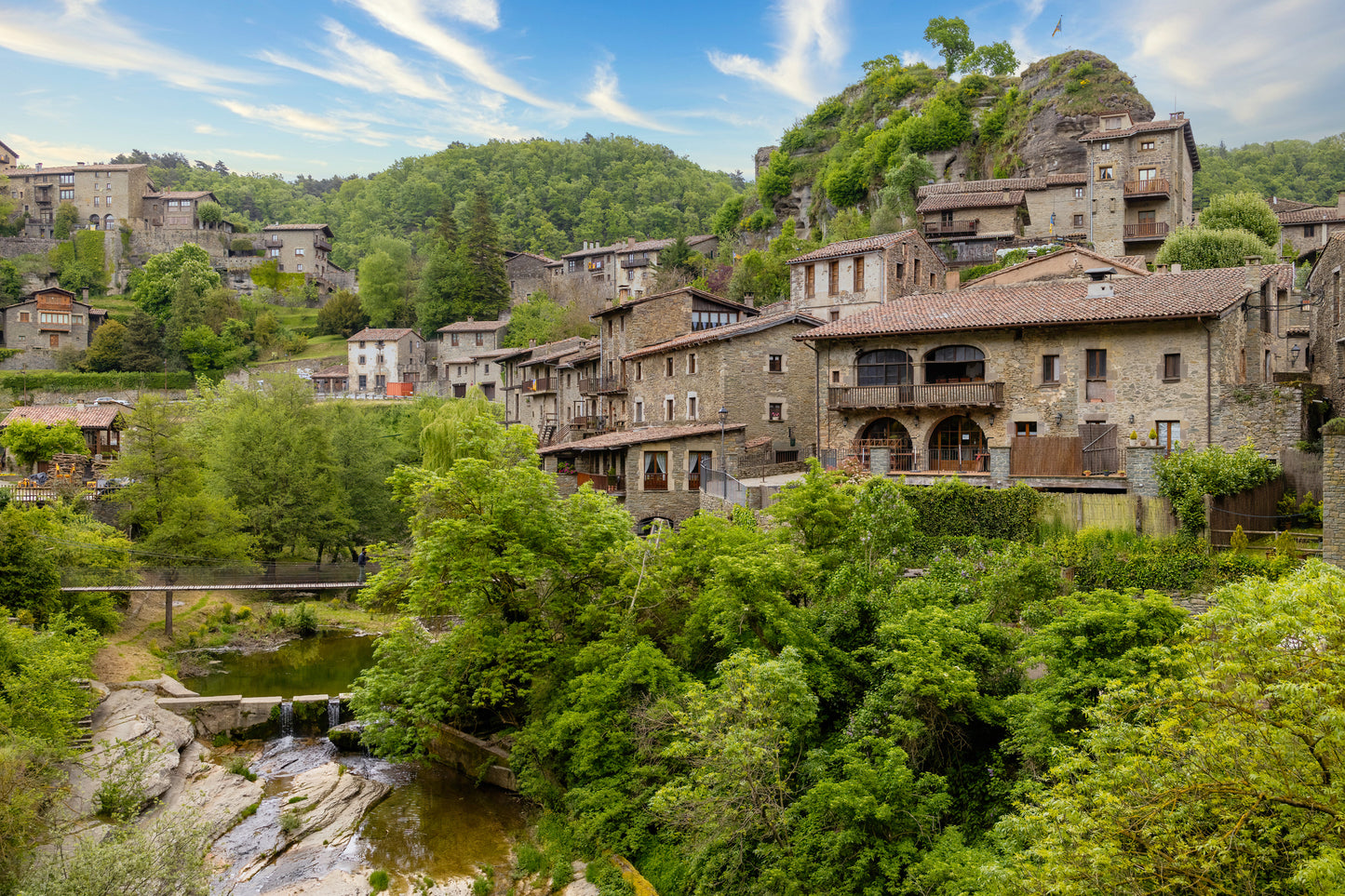 🔒COMPLETO 🏰 Rupit medieval y cascada de 100 metros! 🌊 Intermedio 12km 💪 ➸ 📅11.11.23 💰39€