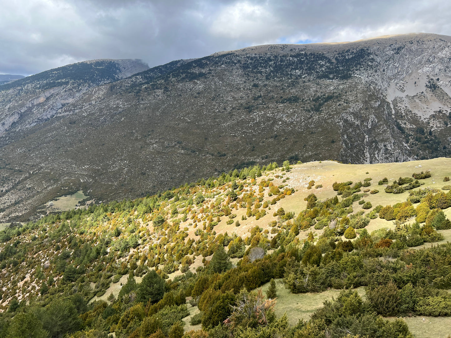 🔒COMPLETO 🤯 Espectacular Pedraforca 360º 🏔️ Entre la tierra y el cielo ⛅ Intermedio-Avanzado 14km 💪 ➸ 📅 10.06.23 💰 39€