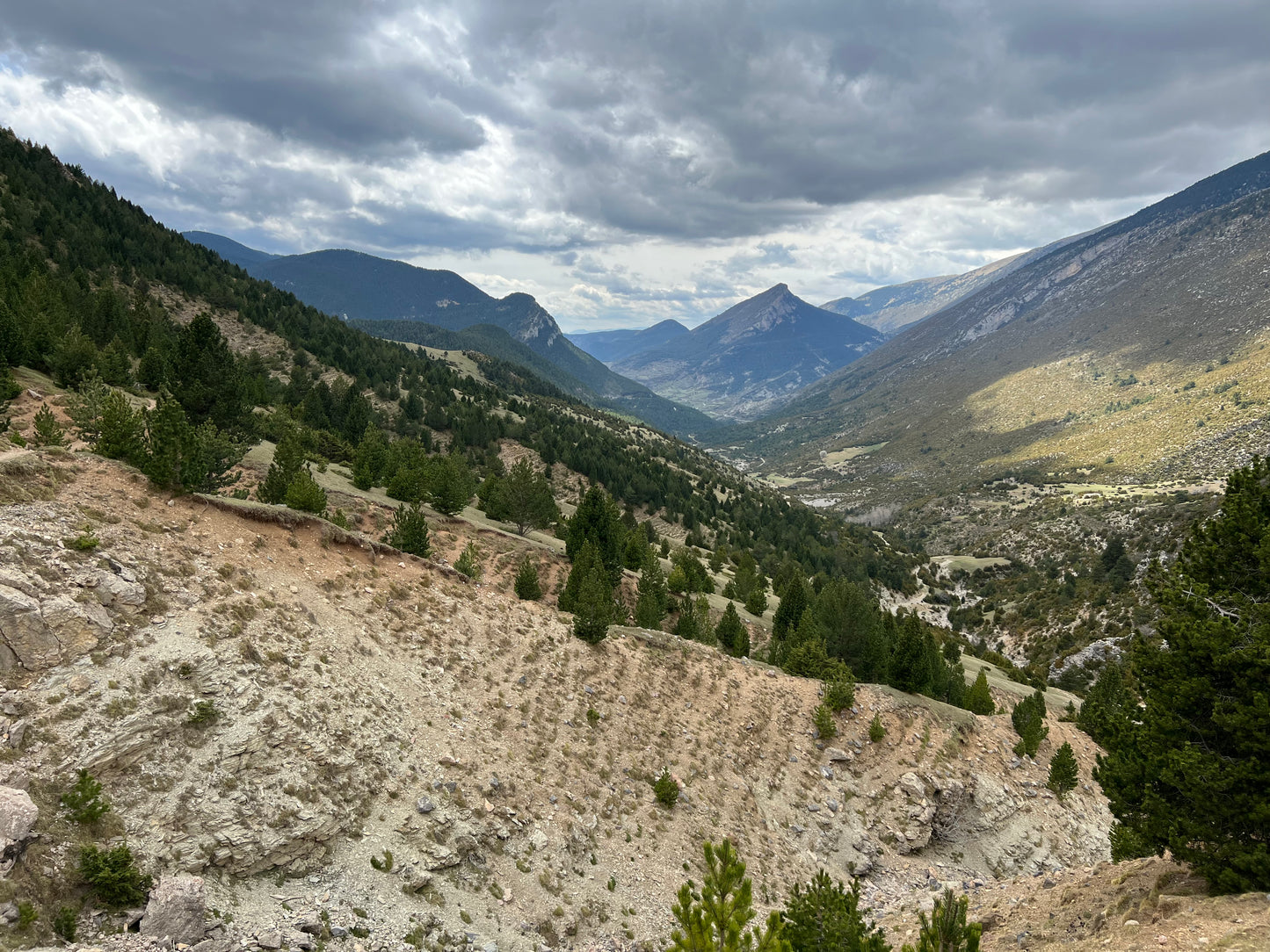 🔒COMPLETO 🤯 Espectacular Pedraforca 360º 🏔️ Entre la tierra y el cielo ⛅ Intermedio-Avanzado 14km 💪 ➸ 📅 10.06.23 💰 39€