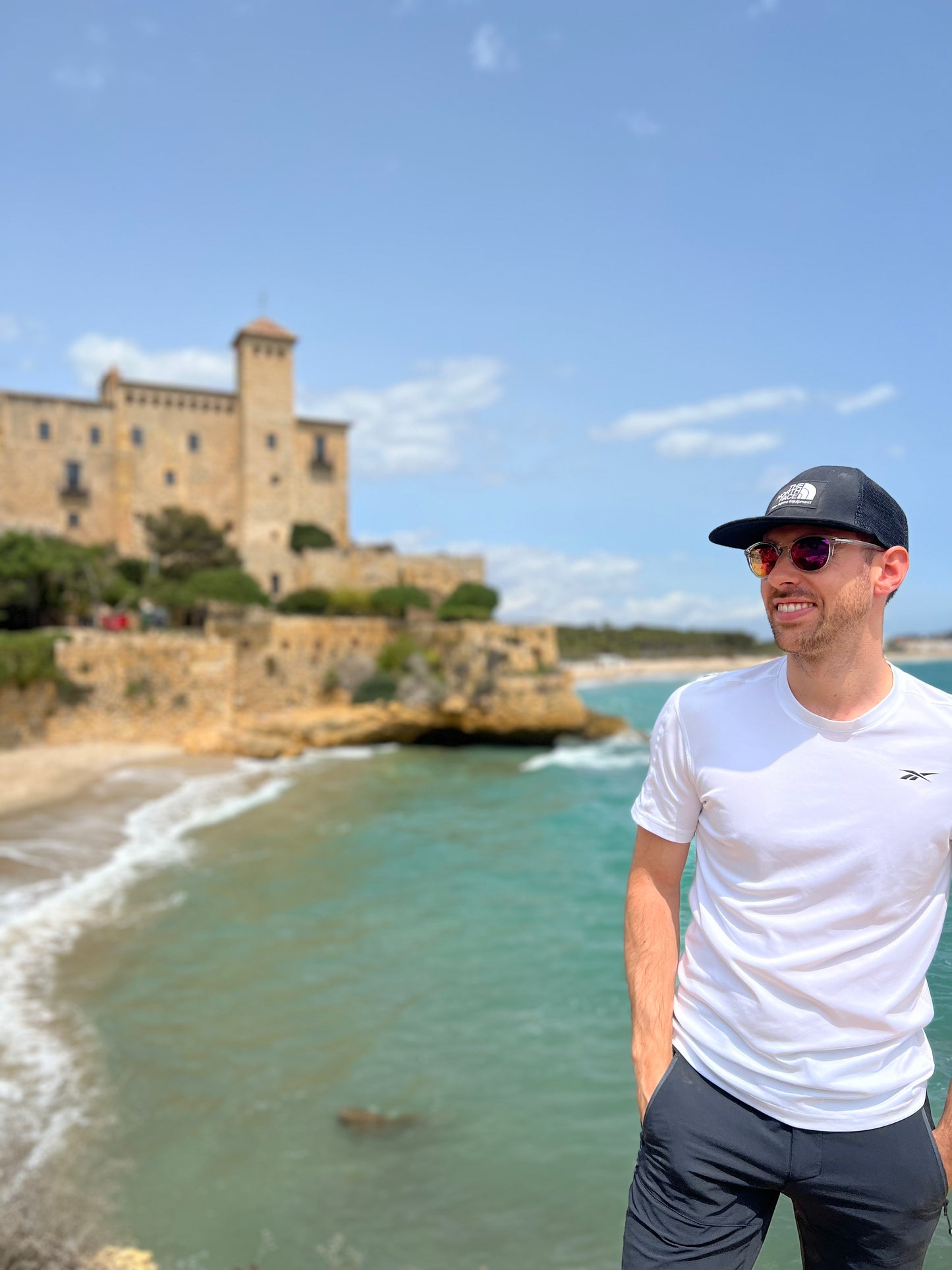 🔥 2 plazas 🌊 Camí de Ronda: Tamarit - Cala Waikiki - Tarragona ☀️ Fácil-Intermedio 14km 💪 ➸ 📅 21.05.23 💰 20€