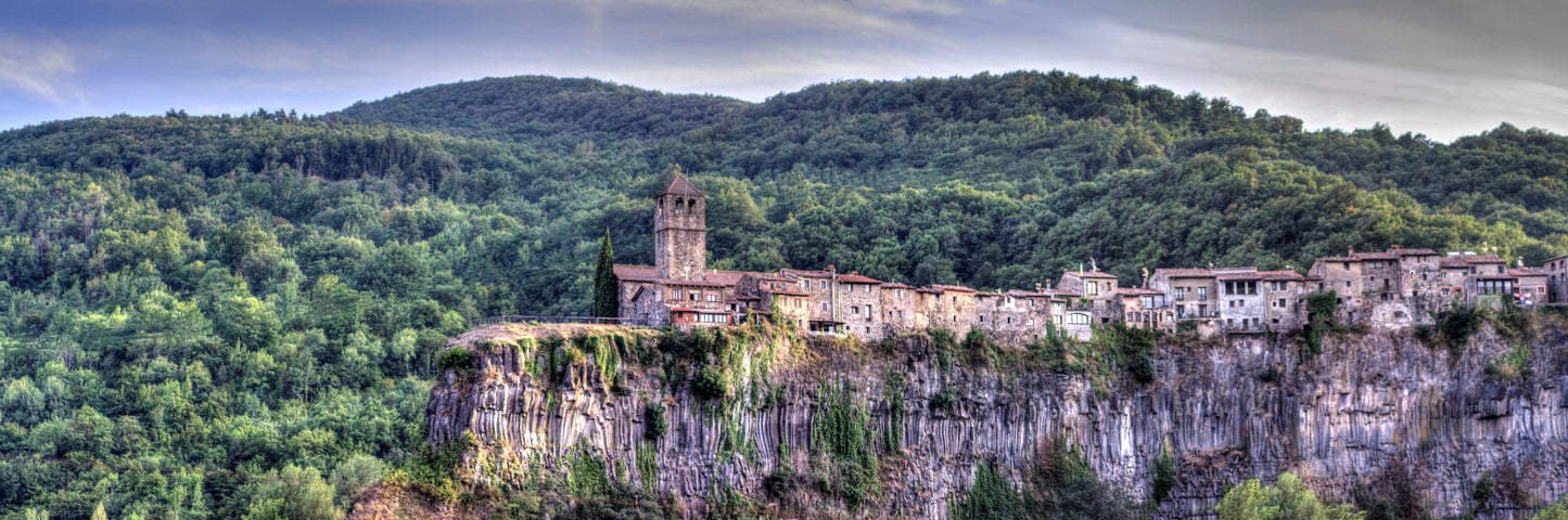 🔒COMPLETO 🏘️⛰️ Espectacular Castellfollit & Calçotada 🧅🔥 Intermedio 12km 💪 ➸ 📅 18.02.23 💰 35€