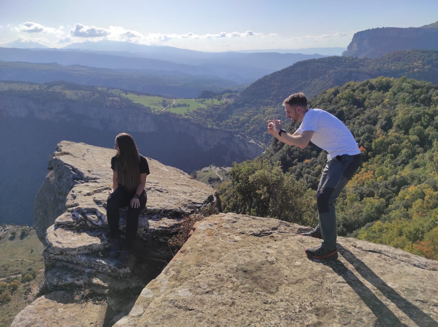 🔒COMPLETO 🏘️⛰️ Espectacular Castellfollit & Calçotada 🧅🔥 Intermedio 12km 💪 ➸ 📅 18.02.23 💰 35€