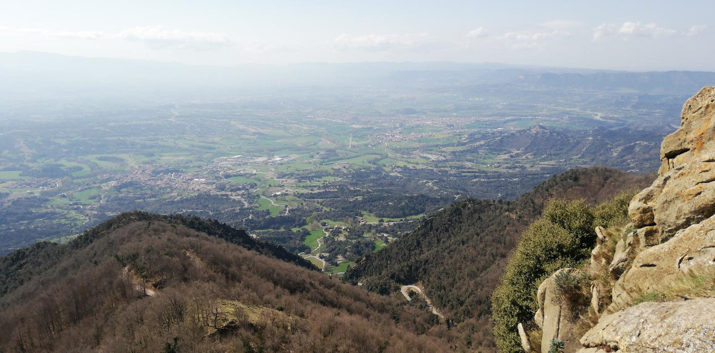 🔒 COMPLETO 🌊 Vidrá, Salt Molí y vistas Pirineos 🏔️ Intermedio 14km 💪 Andreu Arenal 🚌 ➸ 📅 21.01.23 💰 39€