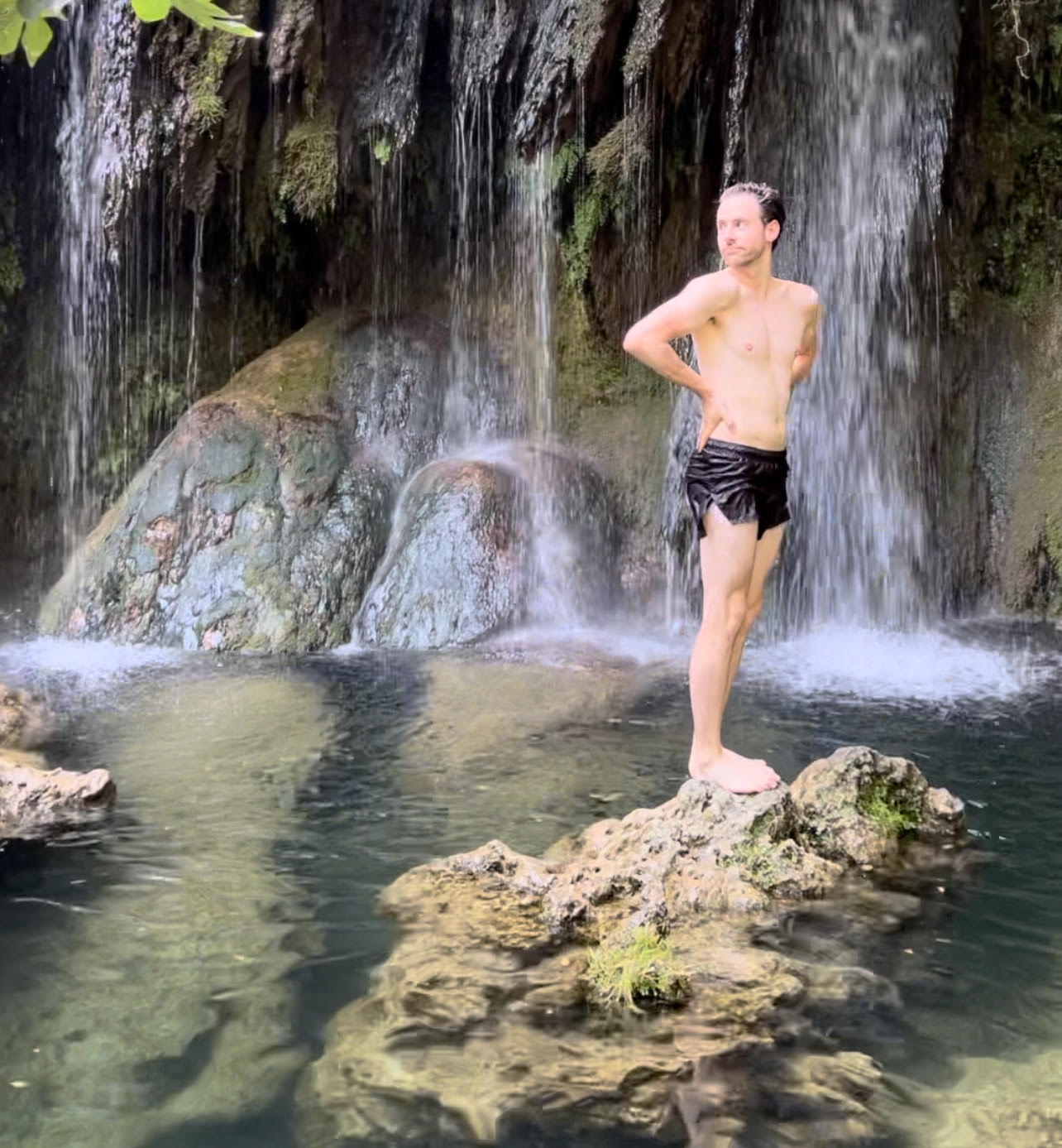 🔒COMPLETO 🌊 Los 4 gorgs secretos de la Garrotxa - Entre aguas y bosques 🧚 Fácil 11 km 💪 ➸ 📅 05.08.23 💰 35€ + 6€