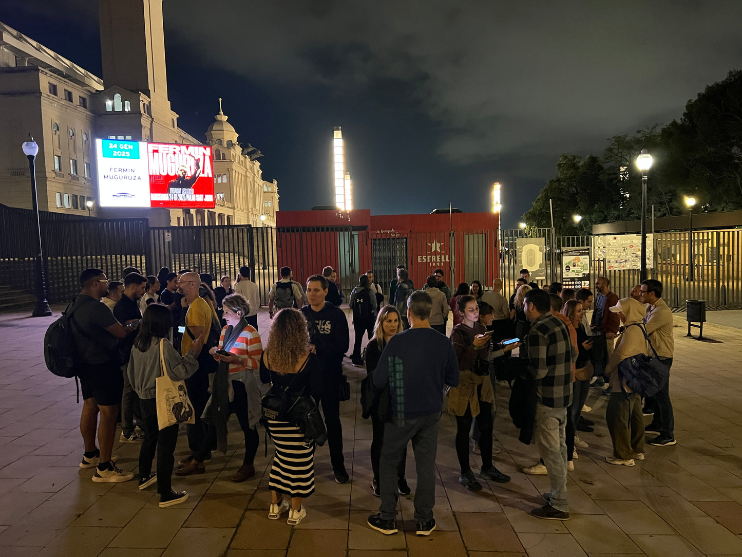 👣 45-65 años 👩🏼‍💻 After-Work 🌳 Paseito 1 Hora por Montjuïc + Cervecita Poble Sec!🍺 ➸ 🗓️ Viernes, 25.04.25