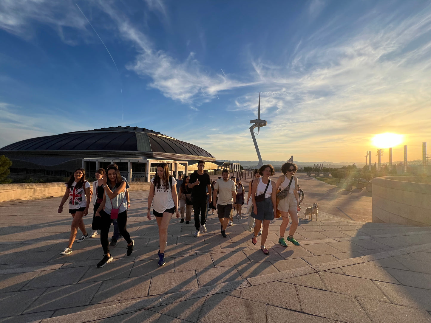 👣 45-65 años 👩🏼‍💻 After-Work 🌳 Paseito 1 Hora por Montjuïc + Cervecita Poble Sec!🍺 ➸ 🗓️ Viernes, 25.04.25