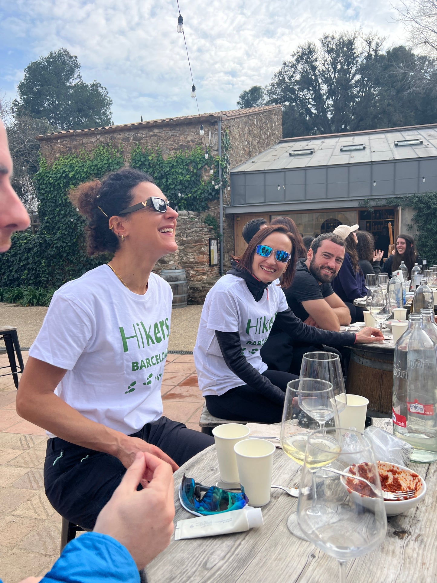 ⛰️ Ruta social: Collserola & tapas (incluido!) en Can Calopa 🍷 Fácil 12km 💪 ➸ 📅  Domingo 13.04.25