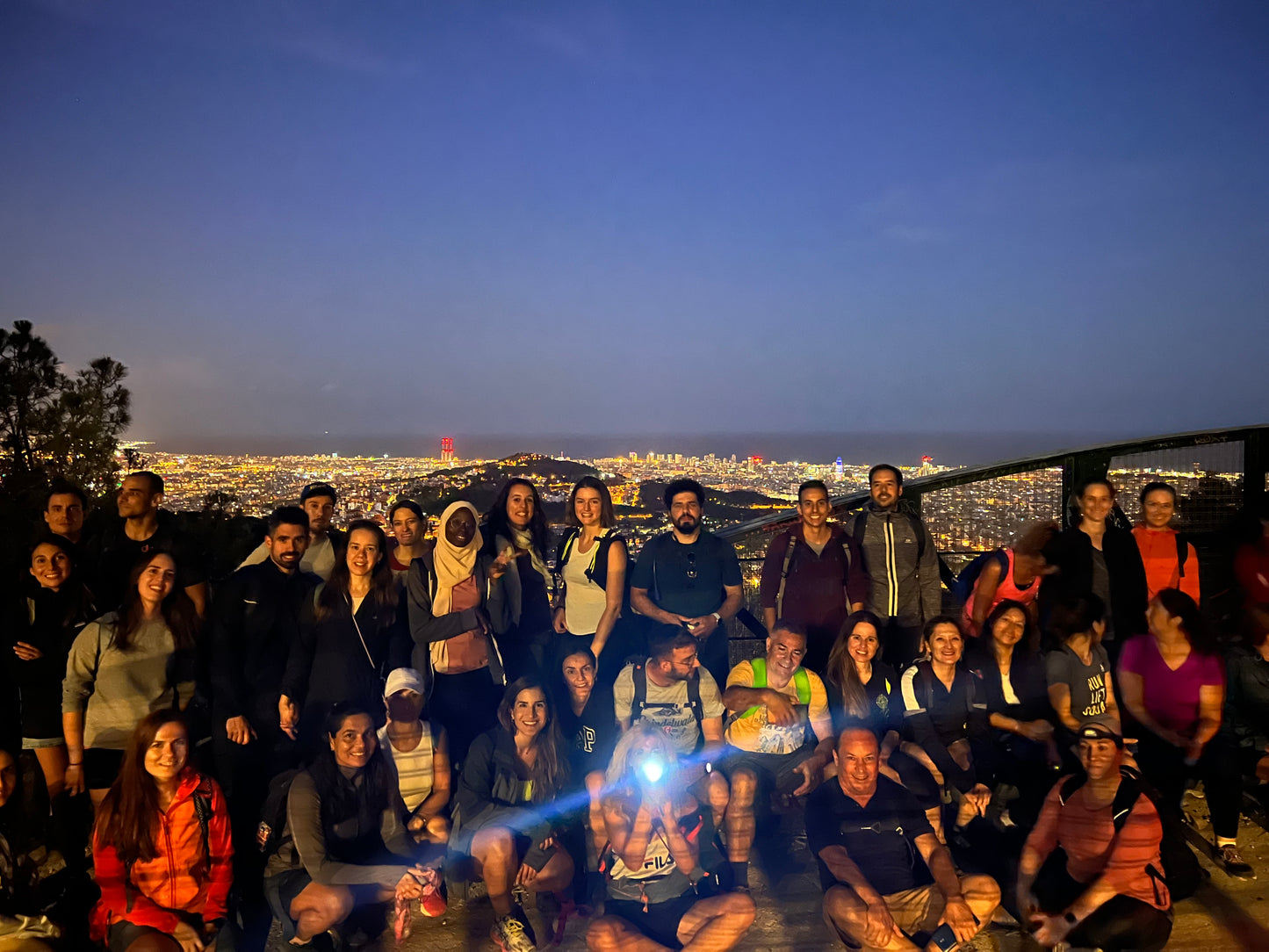 🚅 EN TREN 🌙 Ruta nocturna: Atardecer en el Tibidabo 🌅 Fácil-Intermedio 10km ➸ 📅 Viernes, 30.05.25
