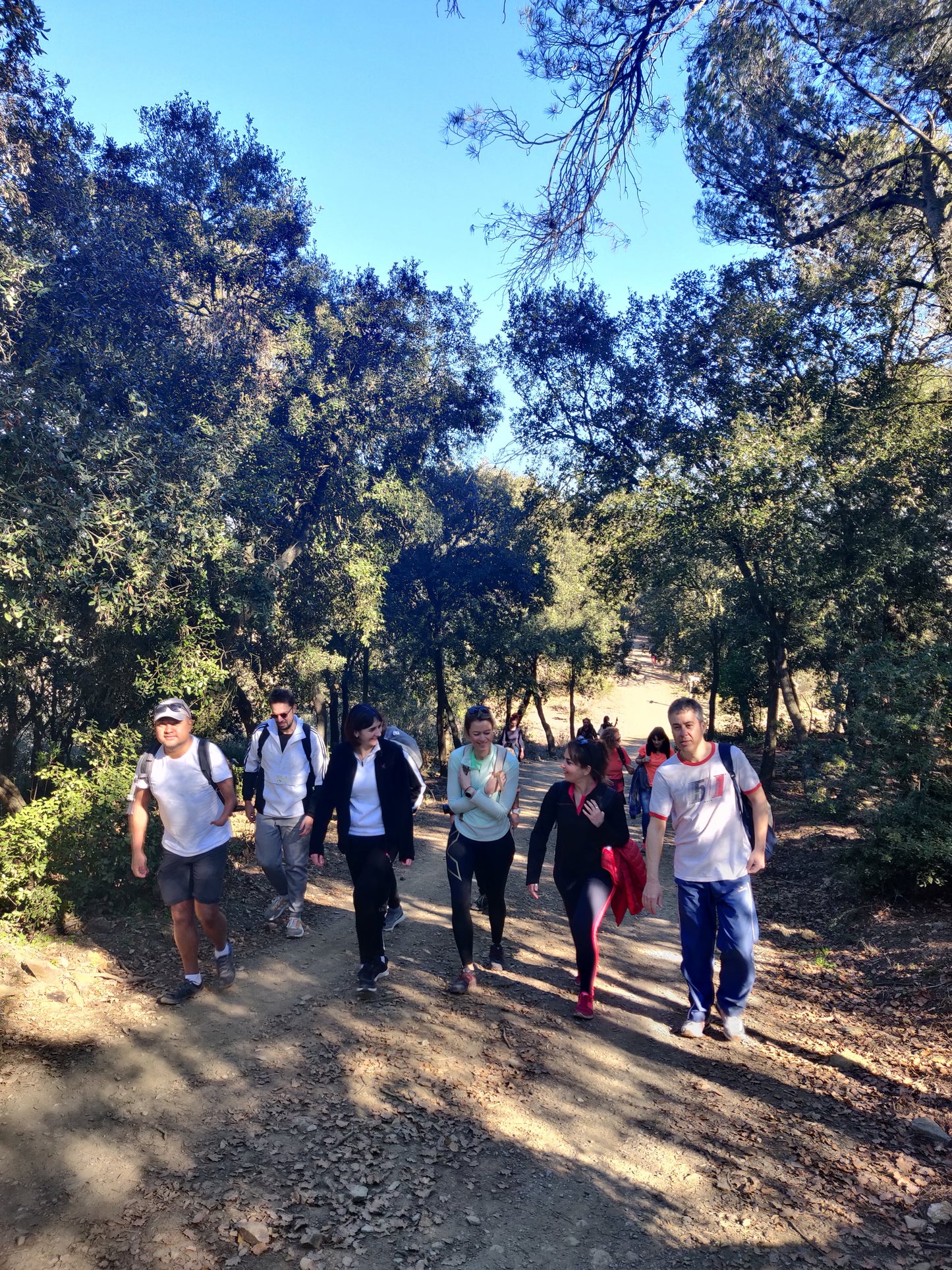 🌞 Baixador Vallvidriera - Sant Feliu 13km ⛰️ Easy and in BCN! 🌳 ➸ 📅16.10.22 💰15€