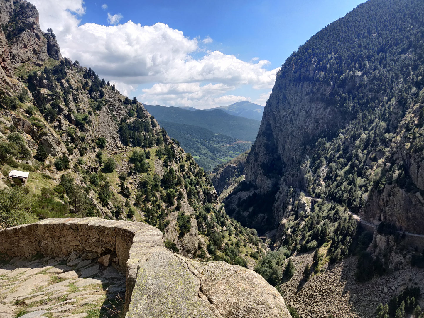 🔒SOLD OUT! 🌊⛰️ Increíble Vall de Núria 🌊⛰️ Ruta Pirineos 14km 🥾😍 ➸ 📅05.11.22 💰39€