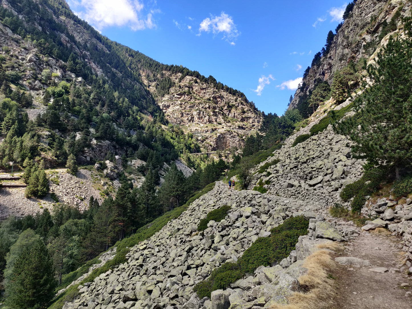 🔒SOLD OUT! 🌊⛰️ Increíble Vall de Núria 🌊⛰️ Ruta Pirineos 14km 🥾😍 ➸ 📅05.11.22 💰39€