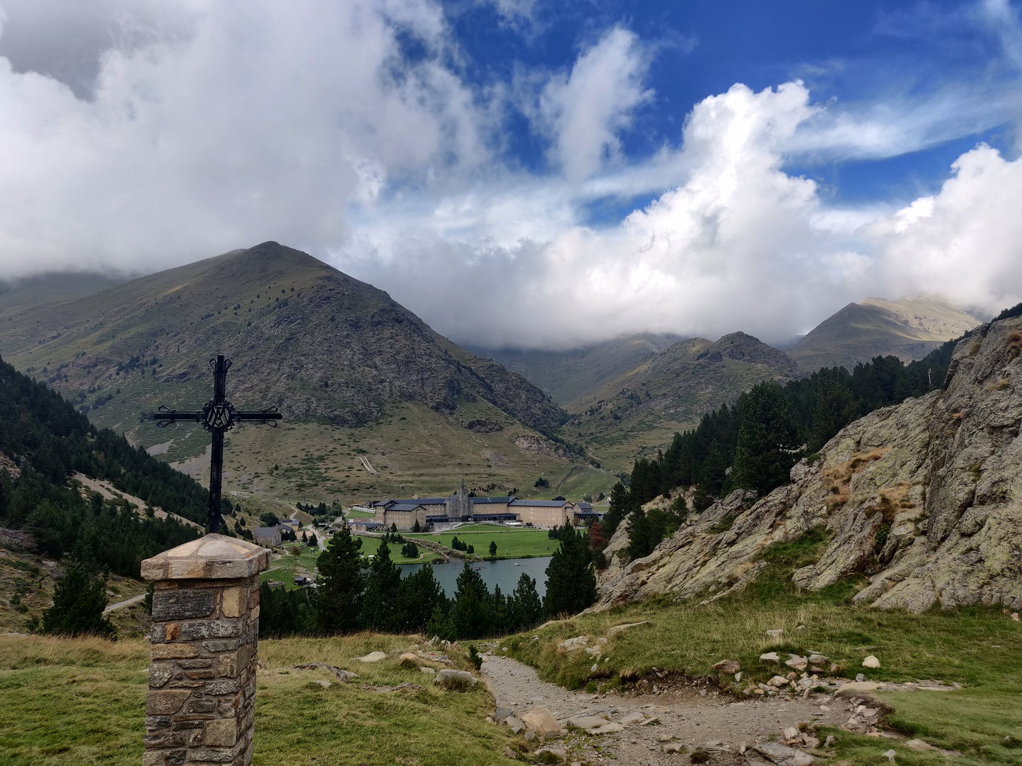 🔒SOLD OUT! 🌊⛰️ Increíble Vall de Núria 🌊⛰️ Ruta Pirineos 14km 🥾😍 ➸ 📅05.11.22 💰39€