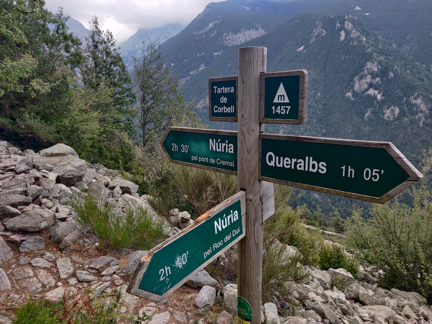 🔒SOLD OUT! 🌊⛰️ Increíble Vall de Núria 🌊⛰️ Ruta Pirineos 14km 🥾😍 ➸ 📅05.11.22 💰39€