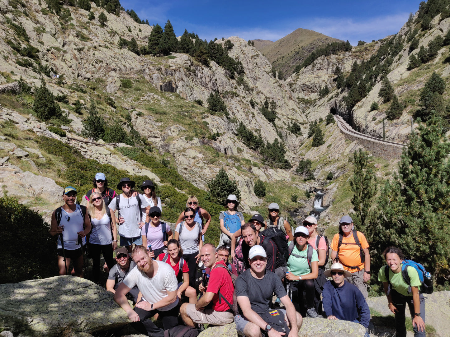 🔒SOLD OUT! 🌊⛰️ Increíble Vall de Núria 🌊⛰️ Ruta Pirineos 14km 🥾😍 ➸ 📅05.11.22 💰39€